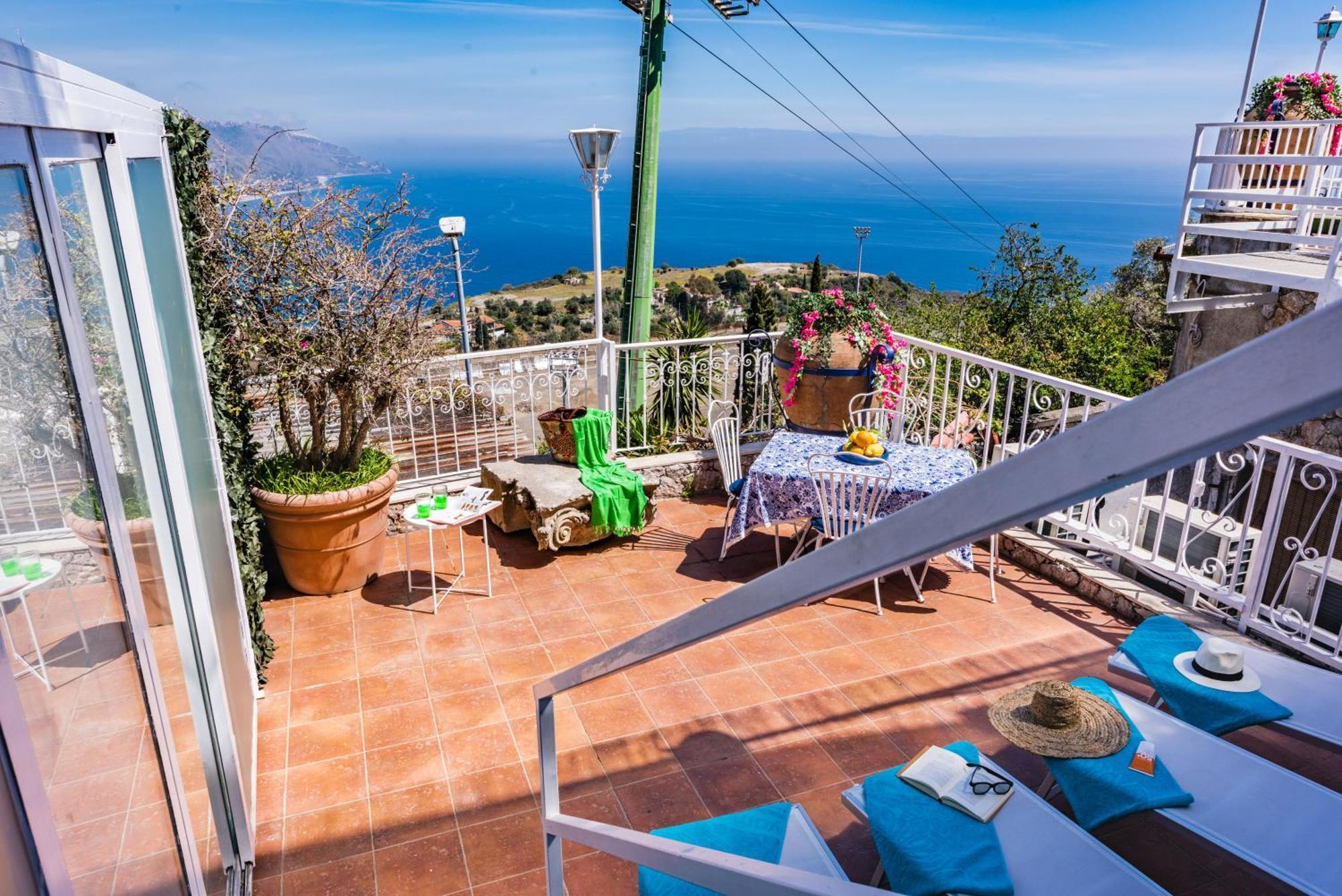 Dream View Suites Taormina Eksteriør billede